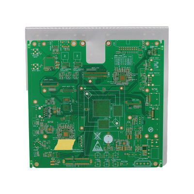 Un buen precio. Patrón de radiación omnidireccional Antena RF PCB con polarización lineal en línea